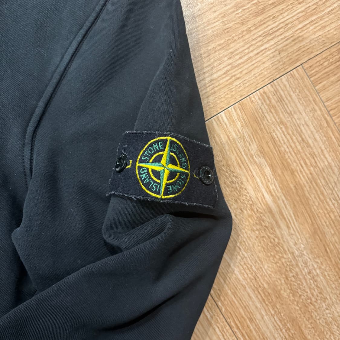 스톤아일랜드 20ss 와펜 히든 지퍼 포켓 스웻셔츠 상품이미지4