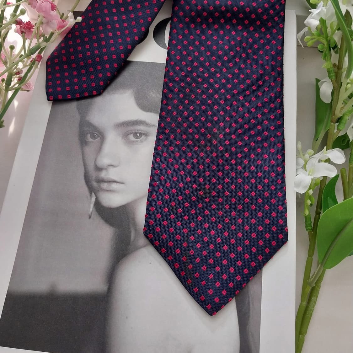 휴고 보스 실크 네이비 도트 패턴 넥타이 7.6cm A등급 K1546
 상품이미지5