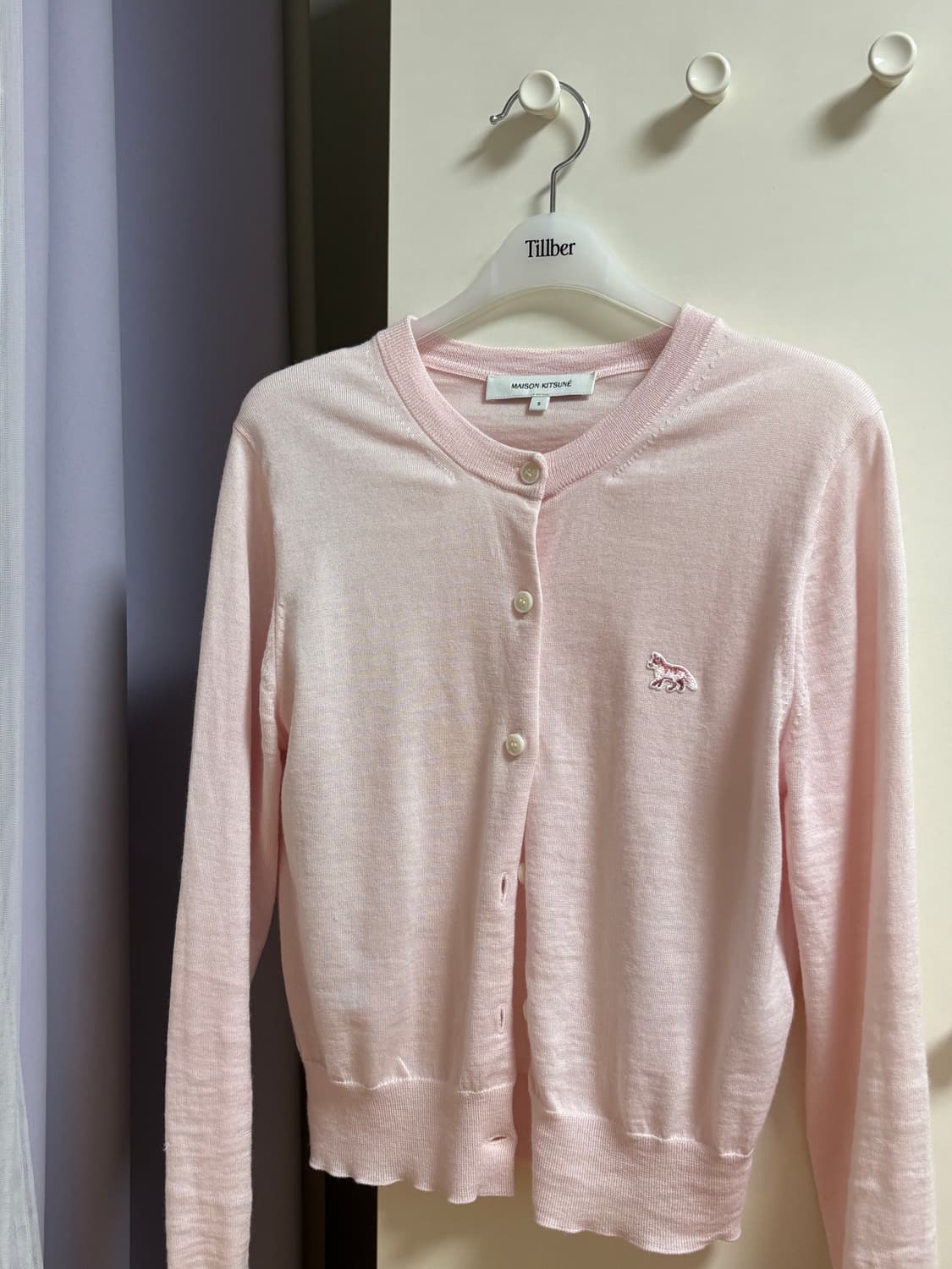 제니착용 메종키츠네 베이비폭스 가디건 핑크 (원가:535000) 상품이미지2