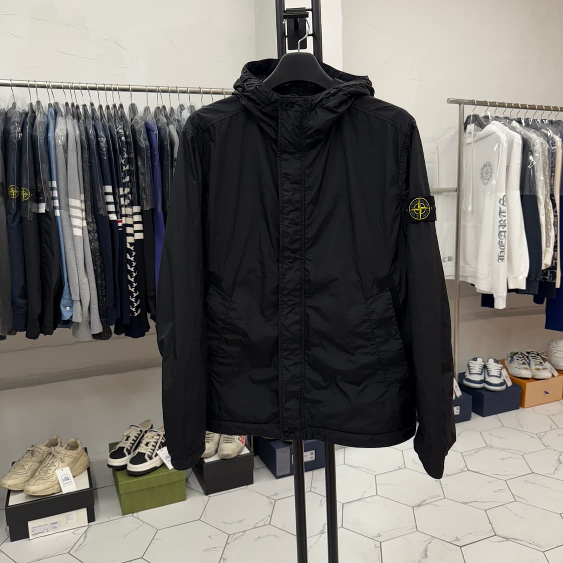 [25년] 스톤아일랜드 크링클랩스 바람막이 L 블랙  상품이미지1