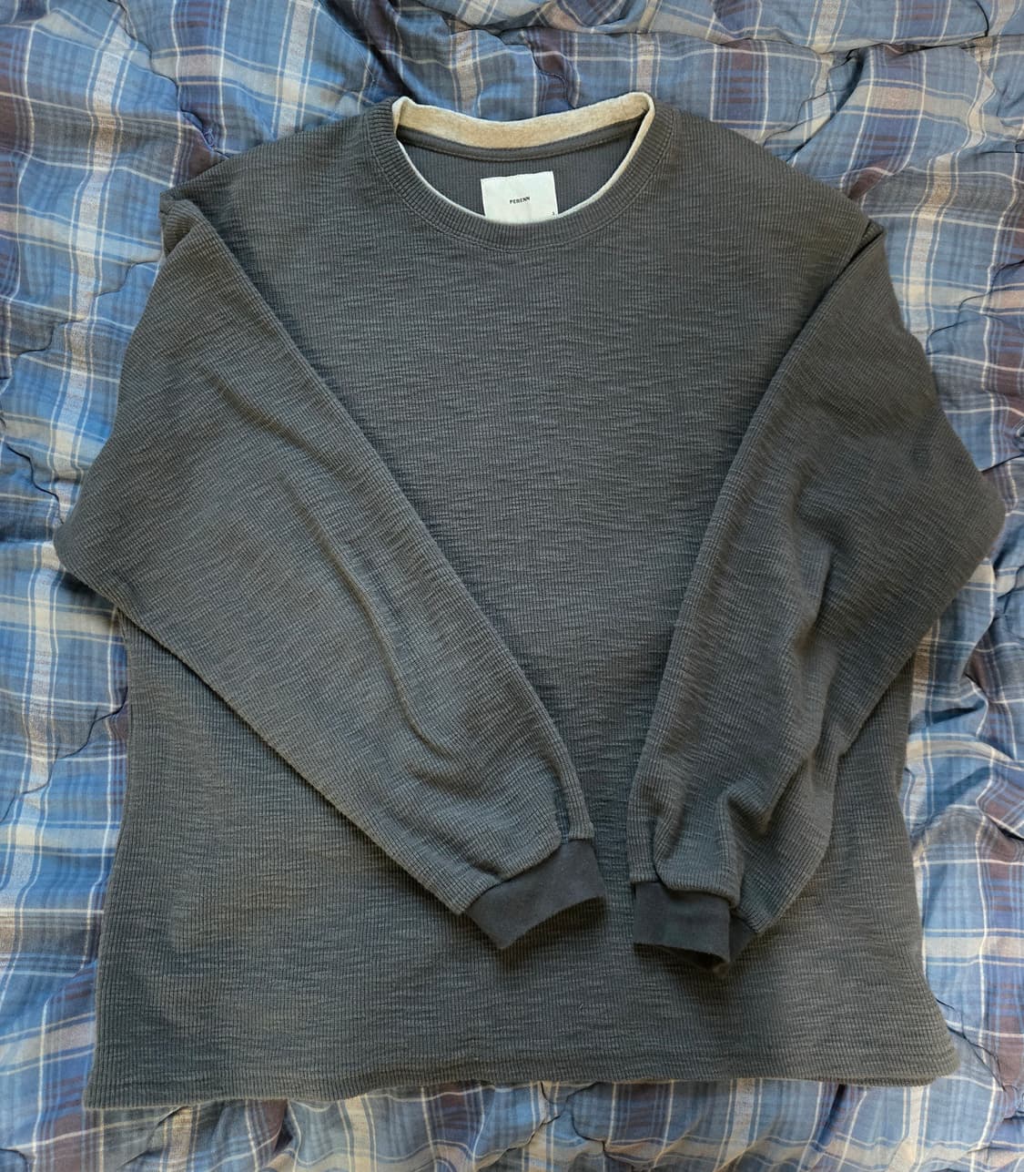 퍼렌 러드 레이어드 와플 롱슬리브 차콜 3사이즈 판매합니다. 상품이미지2