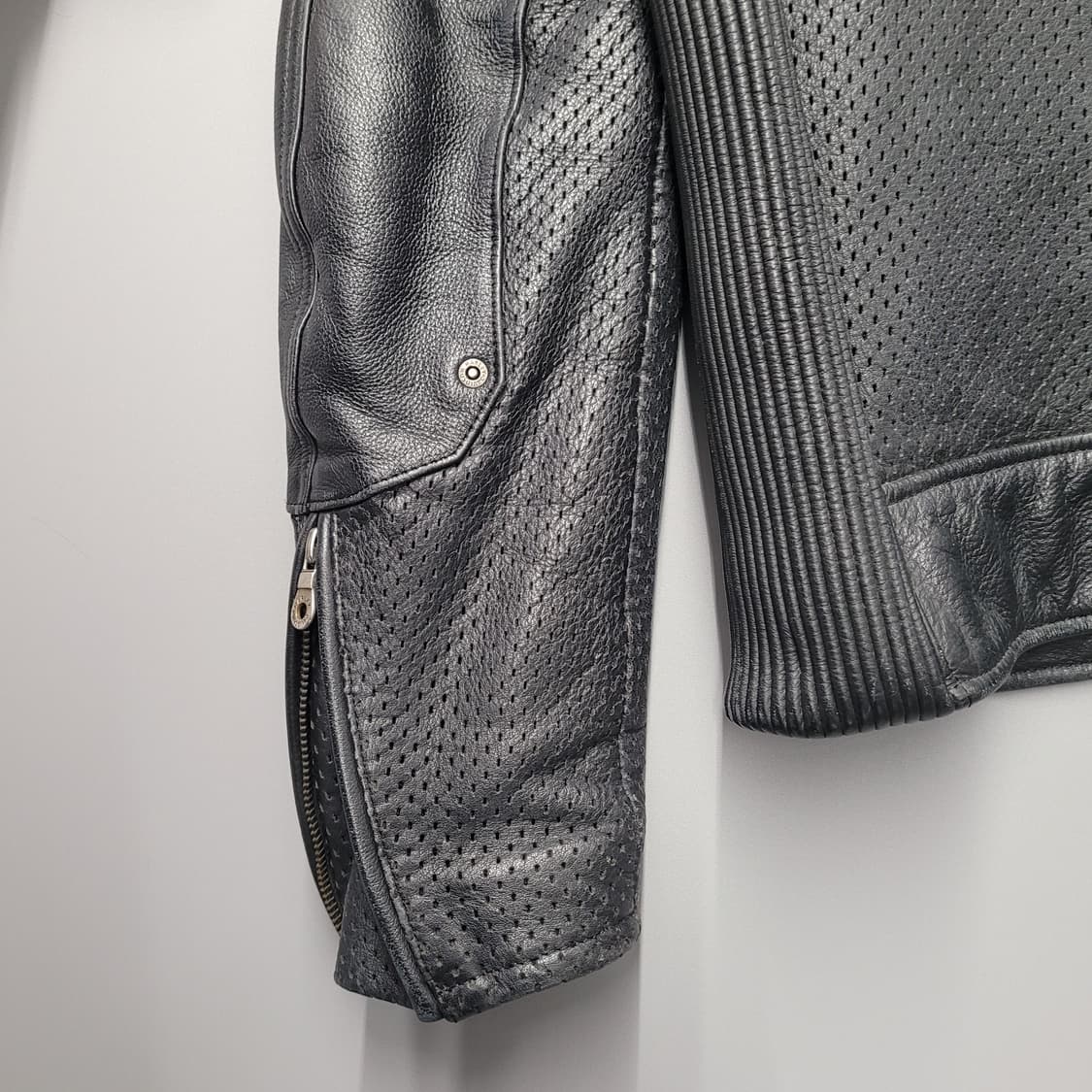 할리데이비슨 엠블러 퍼포레이티드 가죽 자켓 상품이미지4