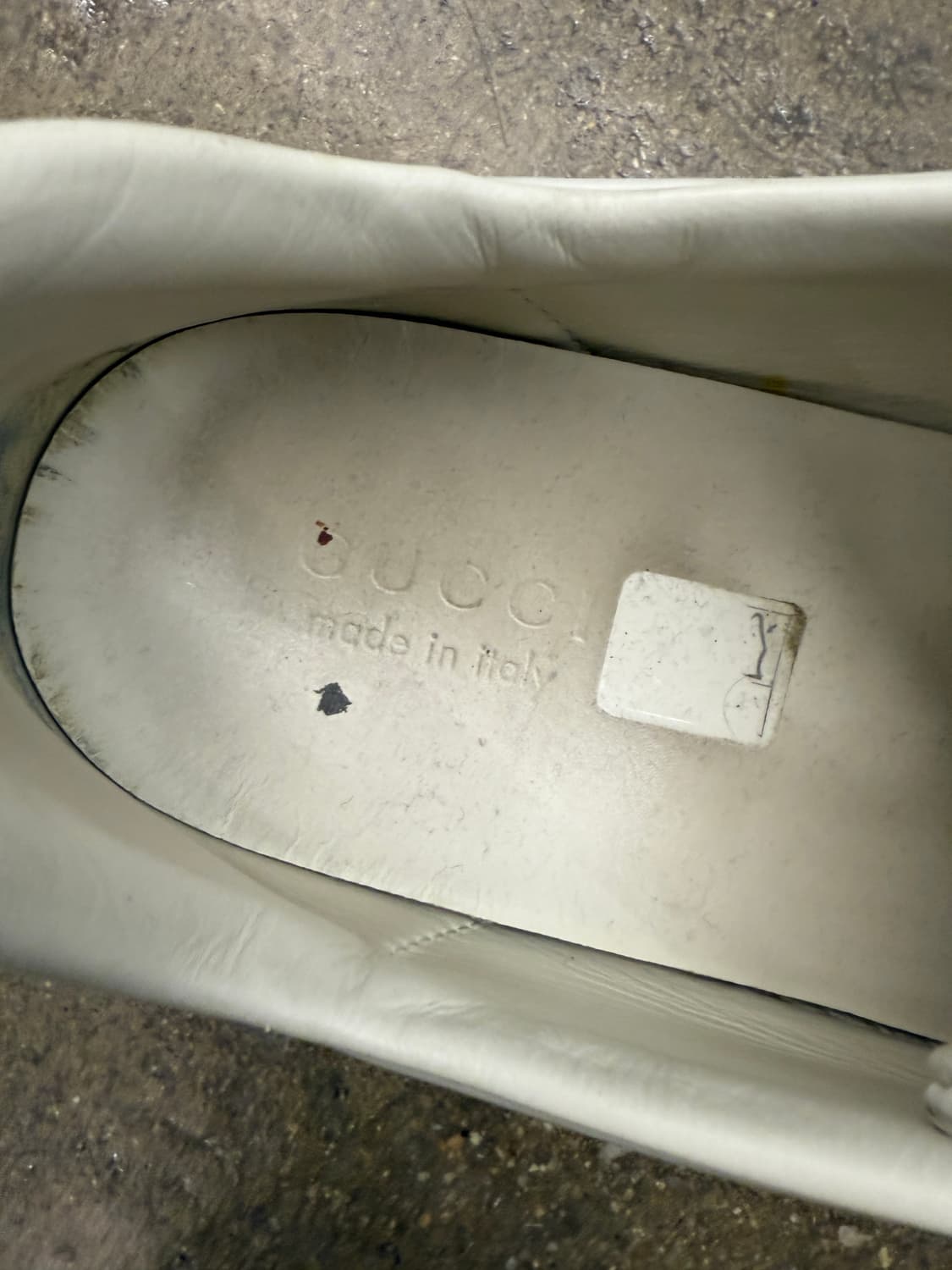 구찌 정품 인터로킹 G 로고 화이트 레더 스니커즈 265 상품이미지7