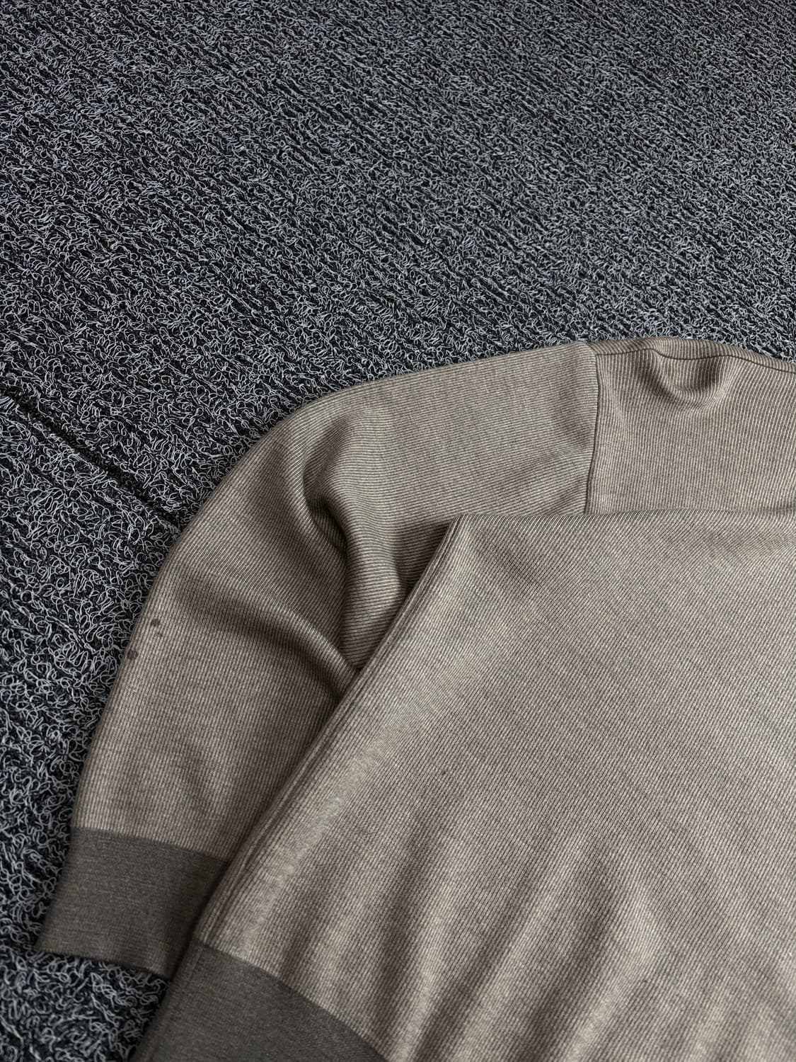 90s YSL입생로랑 자수로고 아카이브 미니멀 니트 2315 상품이미지3