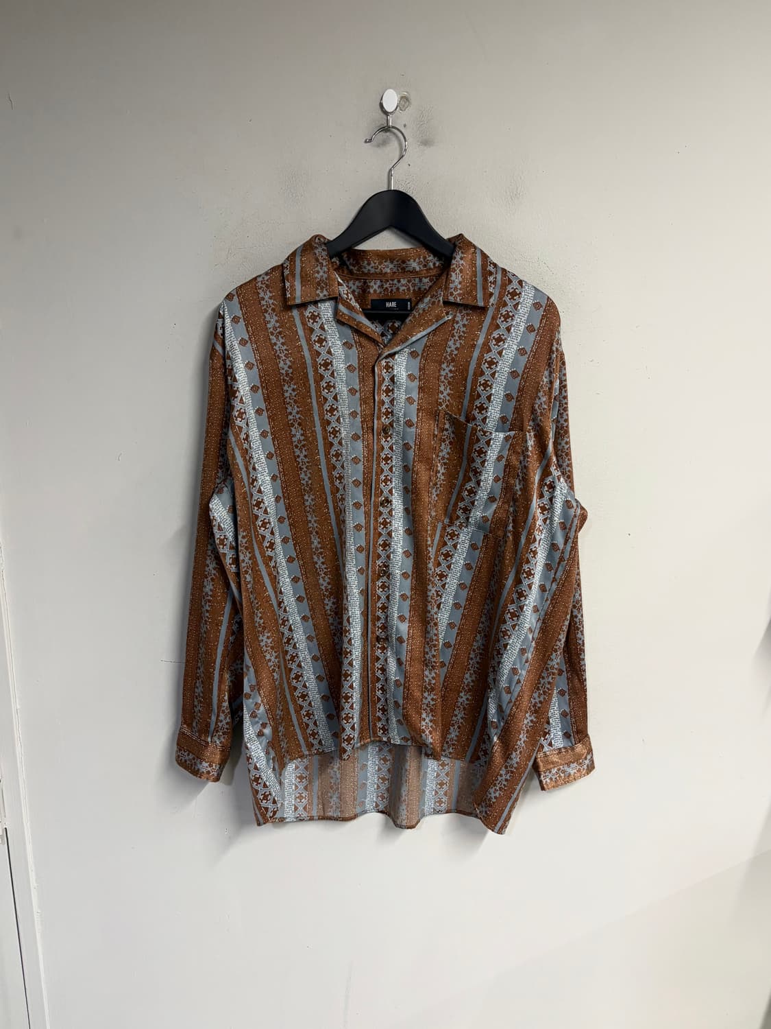 HARE pattern shirt brown/blue  상품이미지1
