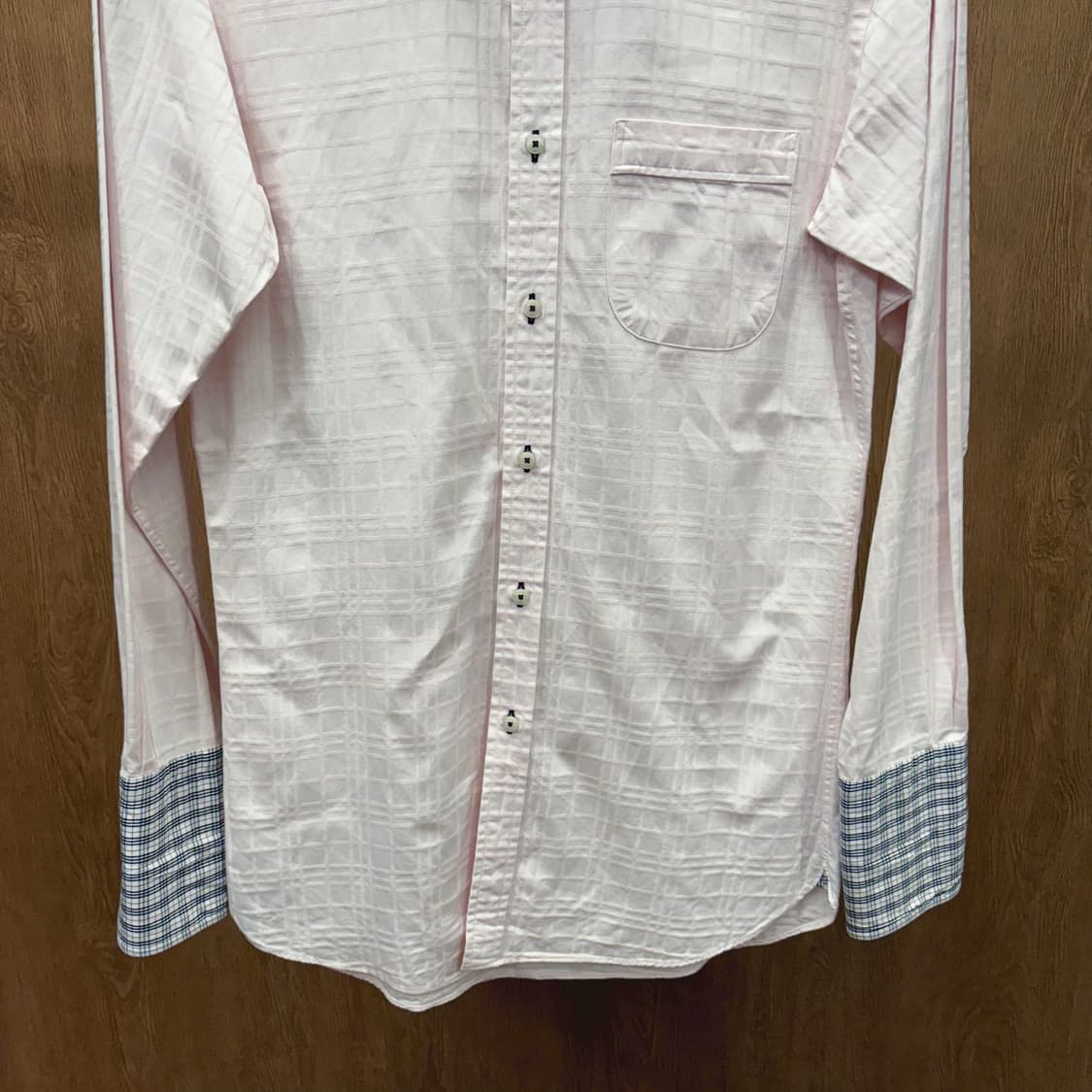 버버리 블랙 라벨 코튼 긴팔 셔츠 체크 배색 자카드 패턴 디테일 핑크 상품이미지5