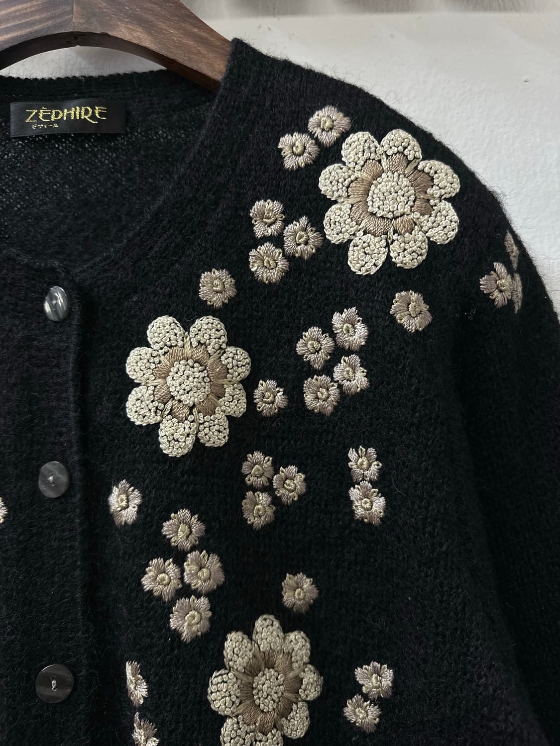 일본빈티지 플라워 자수 블랙 울 니트 스웨터 가디건 상품이미지3