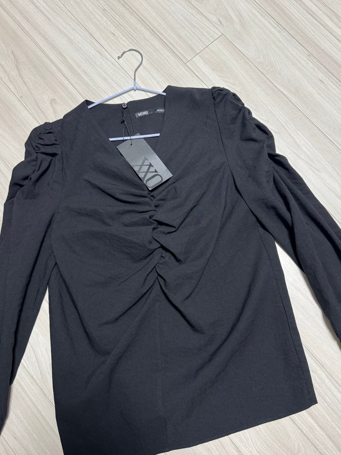 (택ㅇ, 새상품) 미쏘 브이넥 셔링 블라우스 상품이미지1