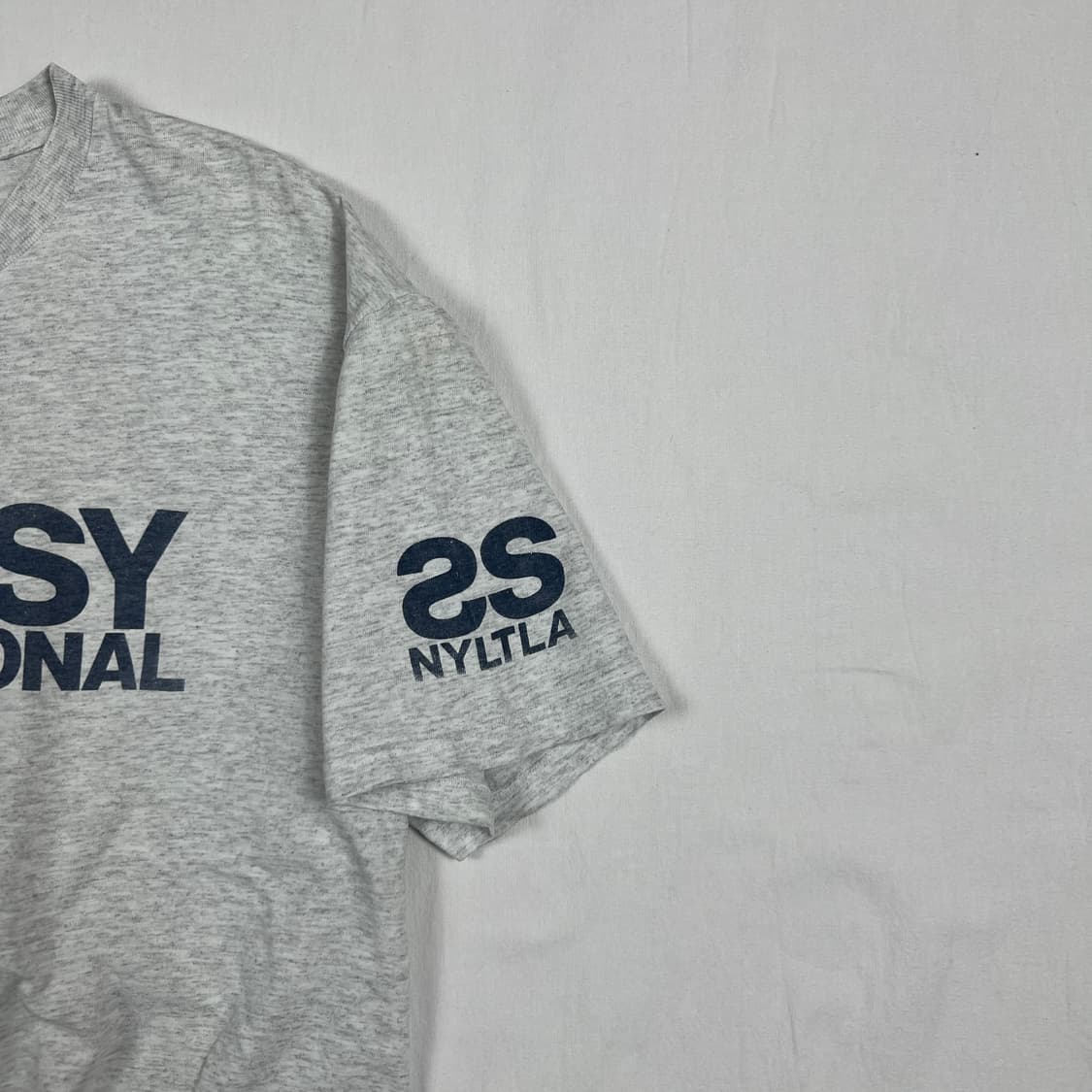 90‘s 스투시 stussy 인터네셔널 nyltla 프린트 반팔티 상품이미지4