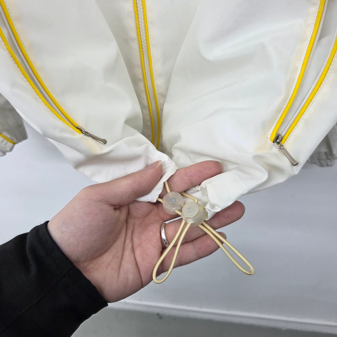 나이키 화이트/옐로우 바람막이 후드 자켓 남L 상품이미지6