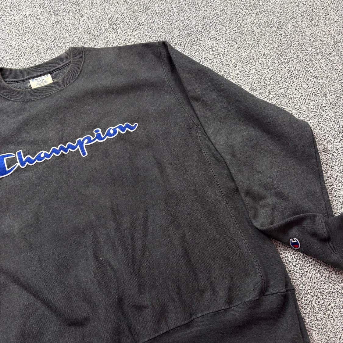 챔피온 리버스위브 빅로고 차콜 스웻 셔츠 상품이미지2