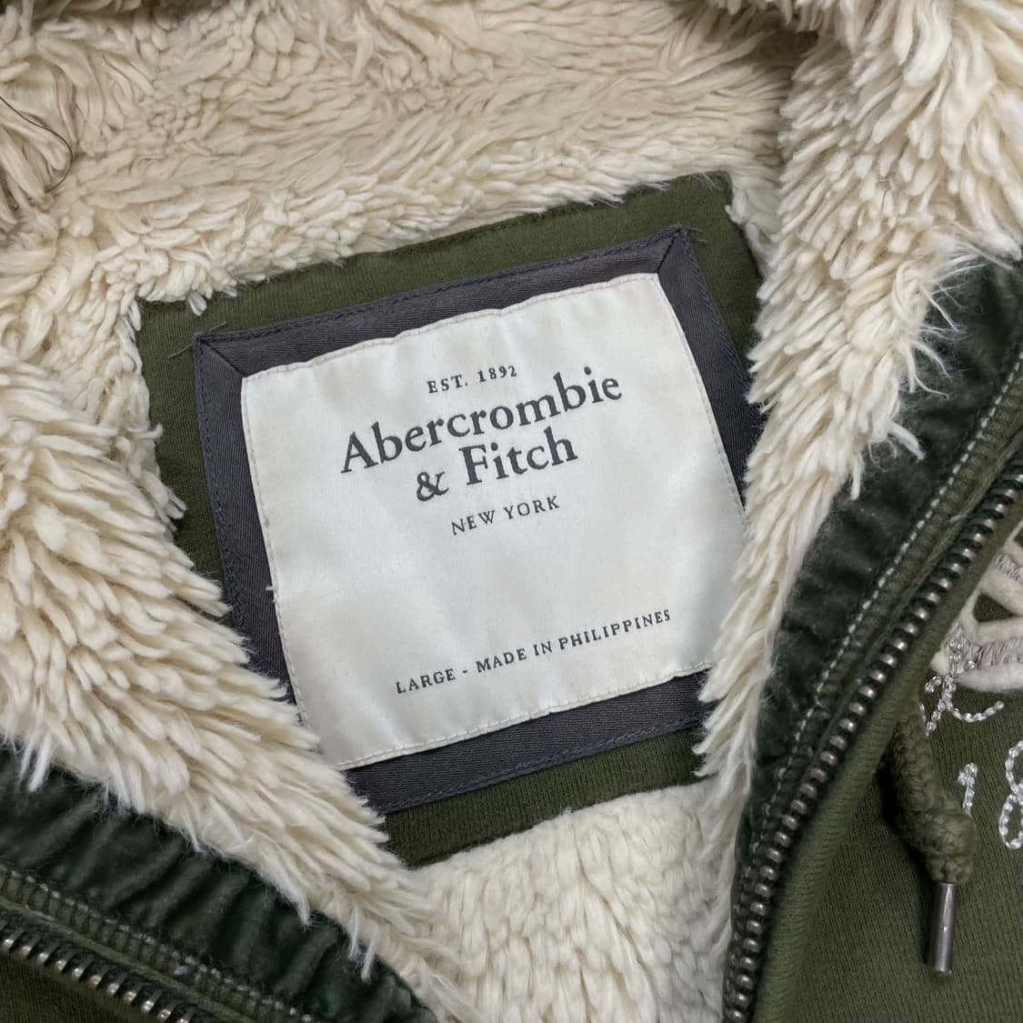 아베크롬비 AF 로고 퍼 후드집업 카키 상품이미지4