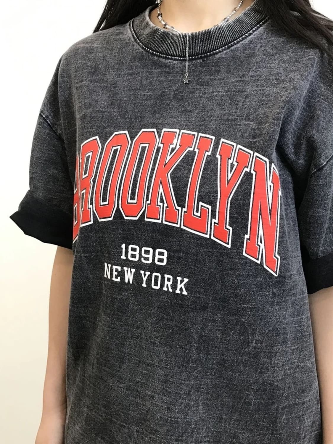 Brooklyn Washed Black Graphic Tee 상품이미지3