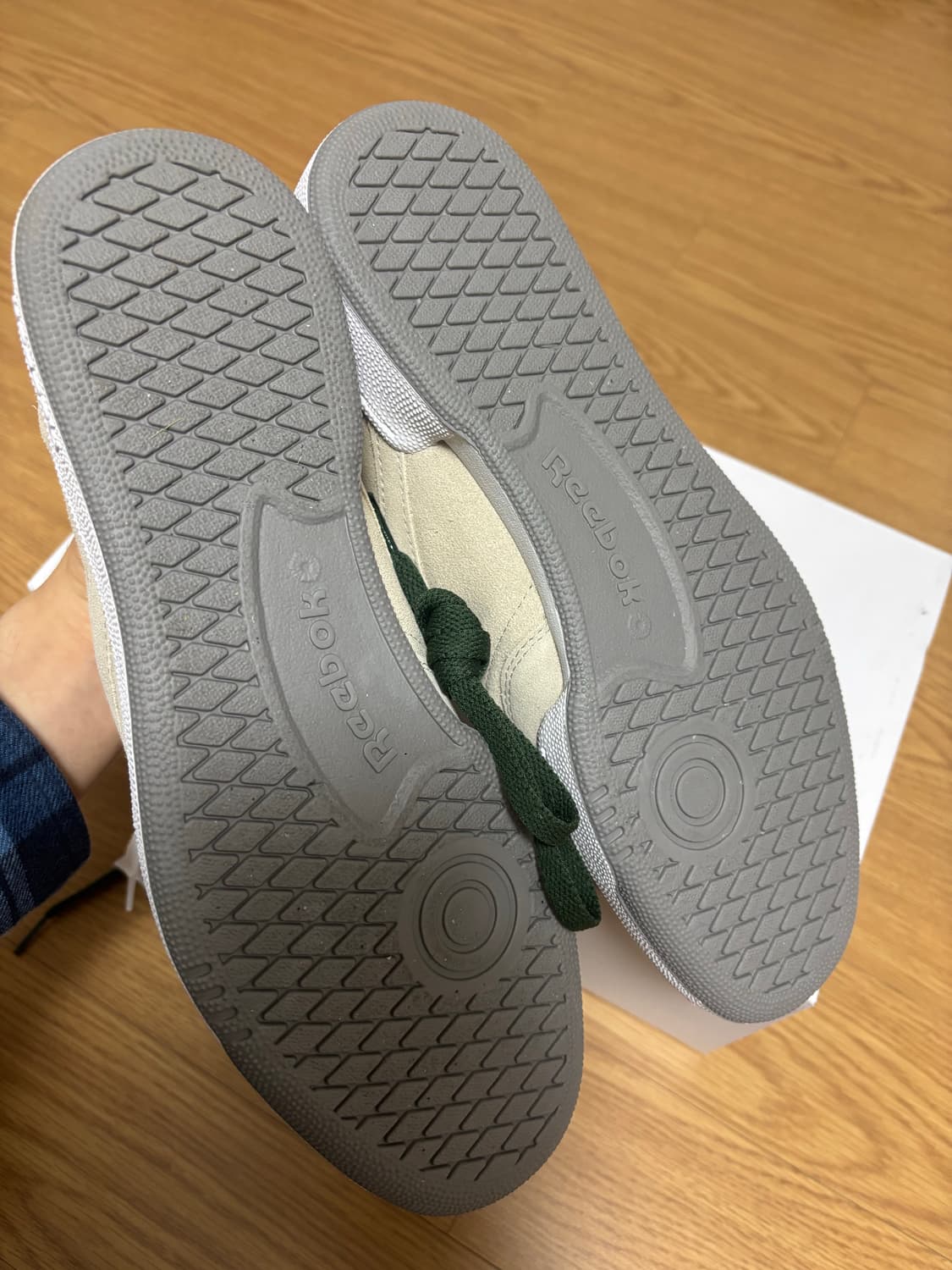 [275/새상품] 자운드 jjjound x 리복 클럽 C  상품이미지4