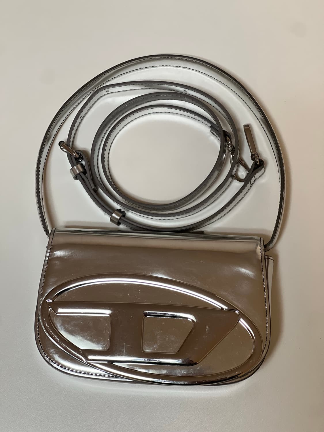 Diesel 1DR Shoulder Bag in Mirrored Leat 상품이미지1