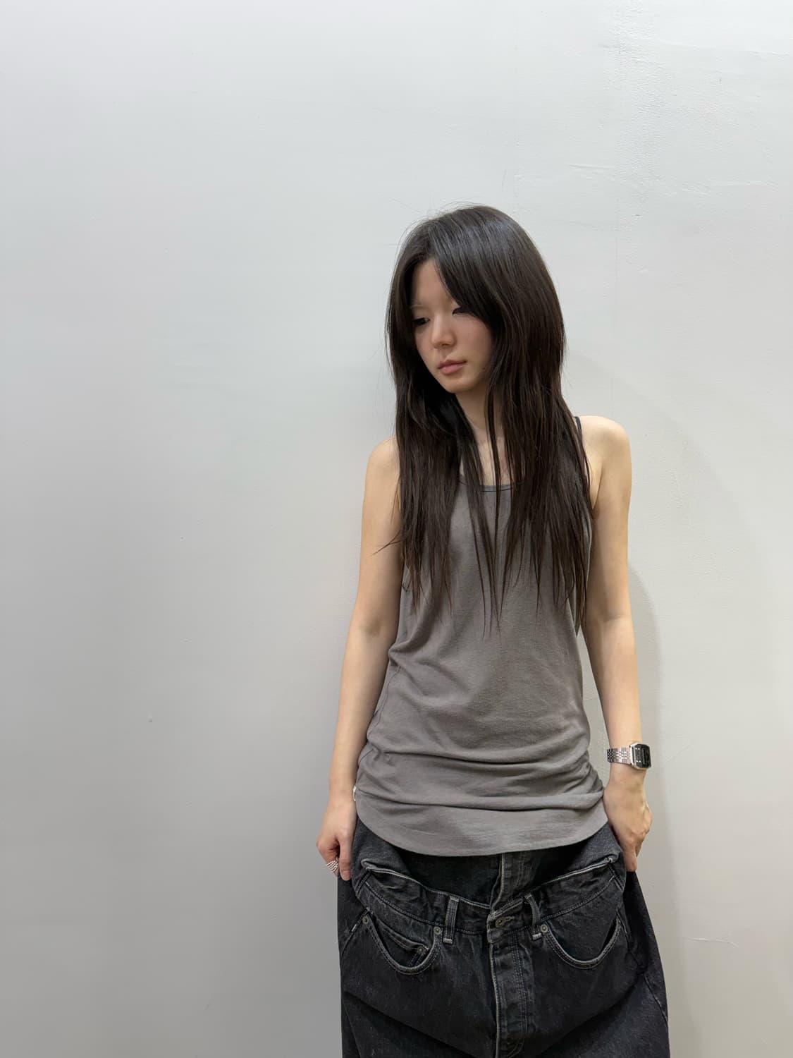 넘버나인 x 스튜디오스 코튼 사이드 디테일 슬리브리스 상품이미지2