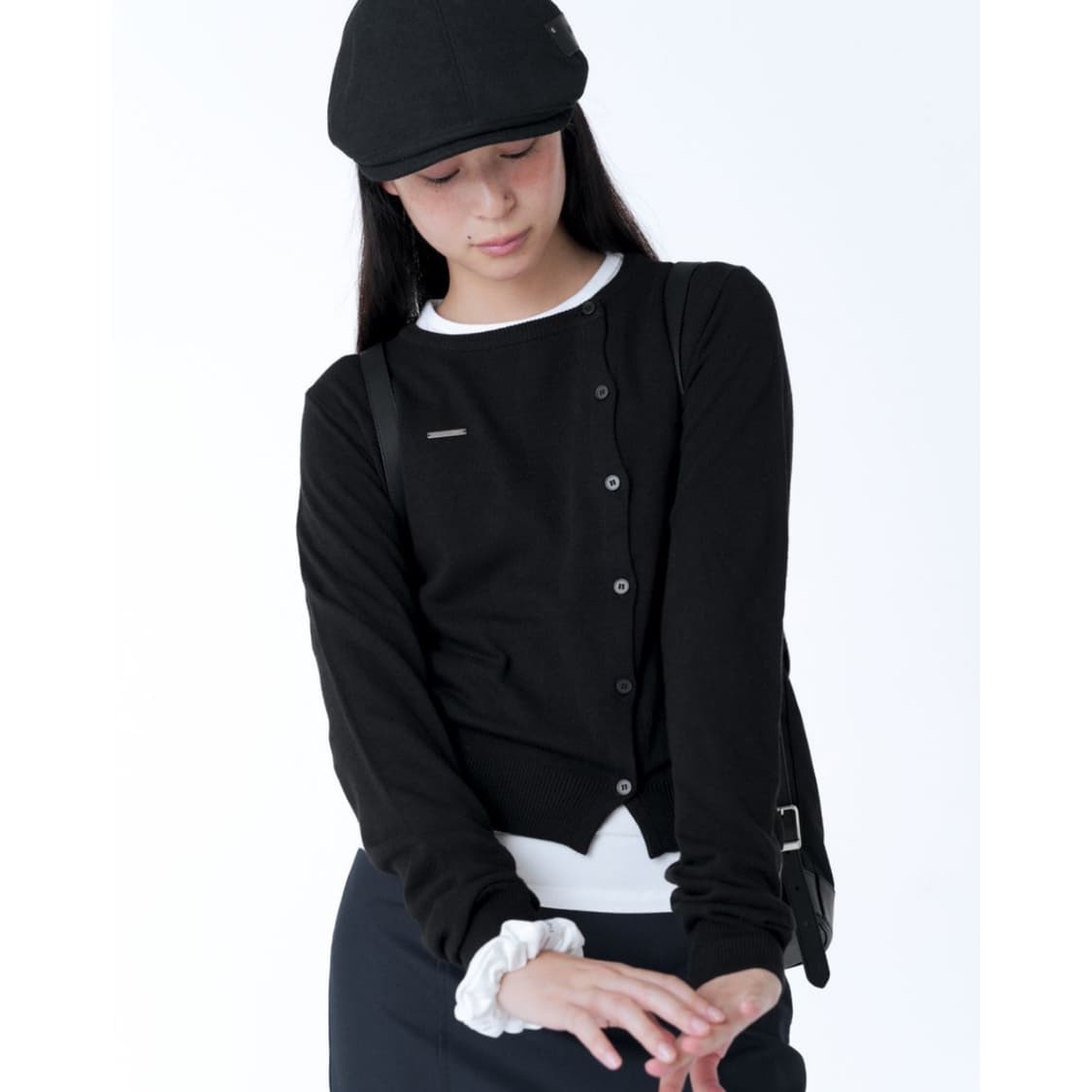 미세키서울 언발란스 니트 가디건 블랙 상품이미지3