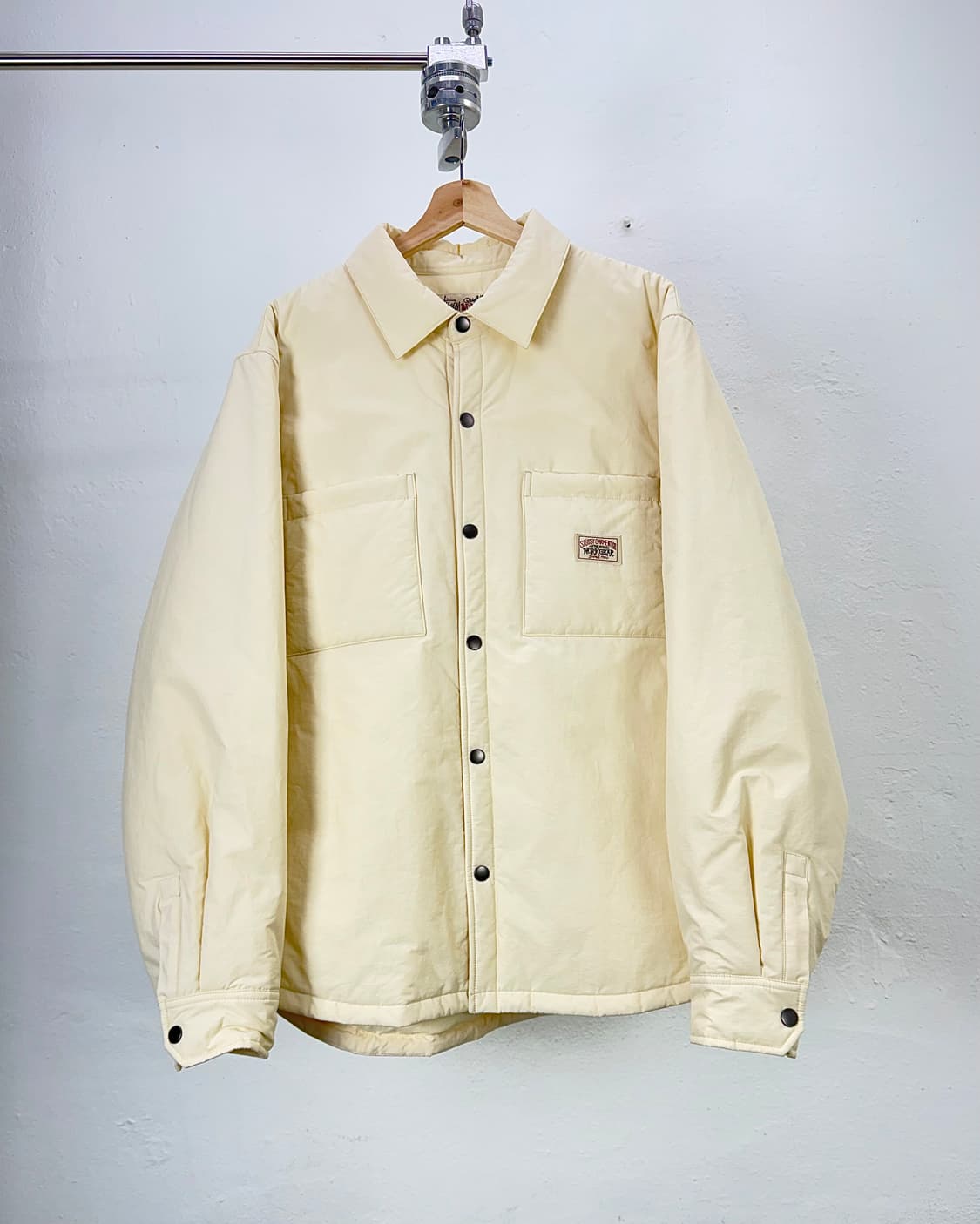 스투시 패디드 테크 오버 셔츠 네츄럴 상품이미지1