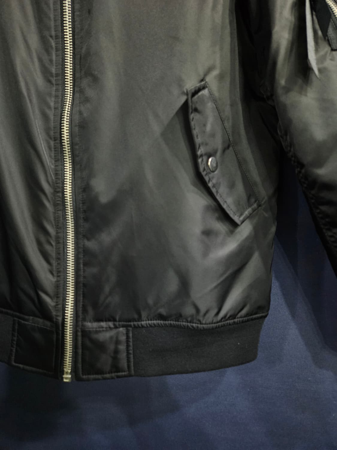 플루크 블랙컬러 남성 슬림핏 95 항공점퍼 패딩  상품이미지7