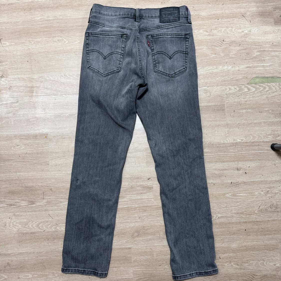 리바이스 541 흑청 워싱 데님 팬츠 상품이미지3