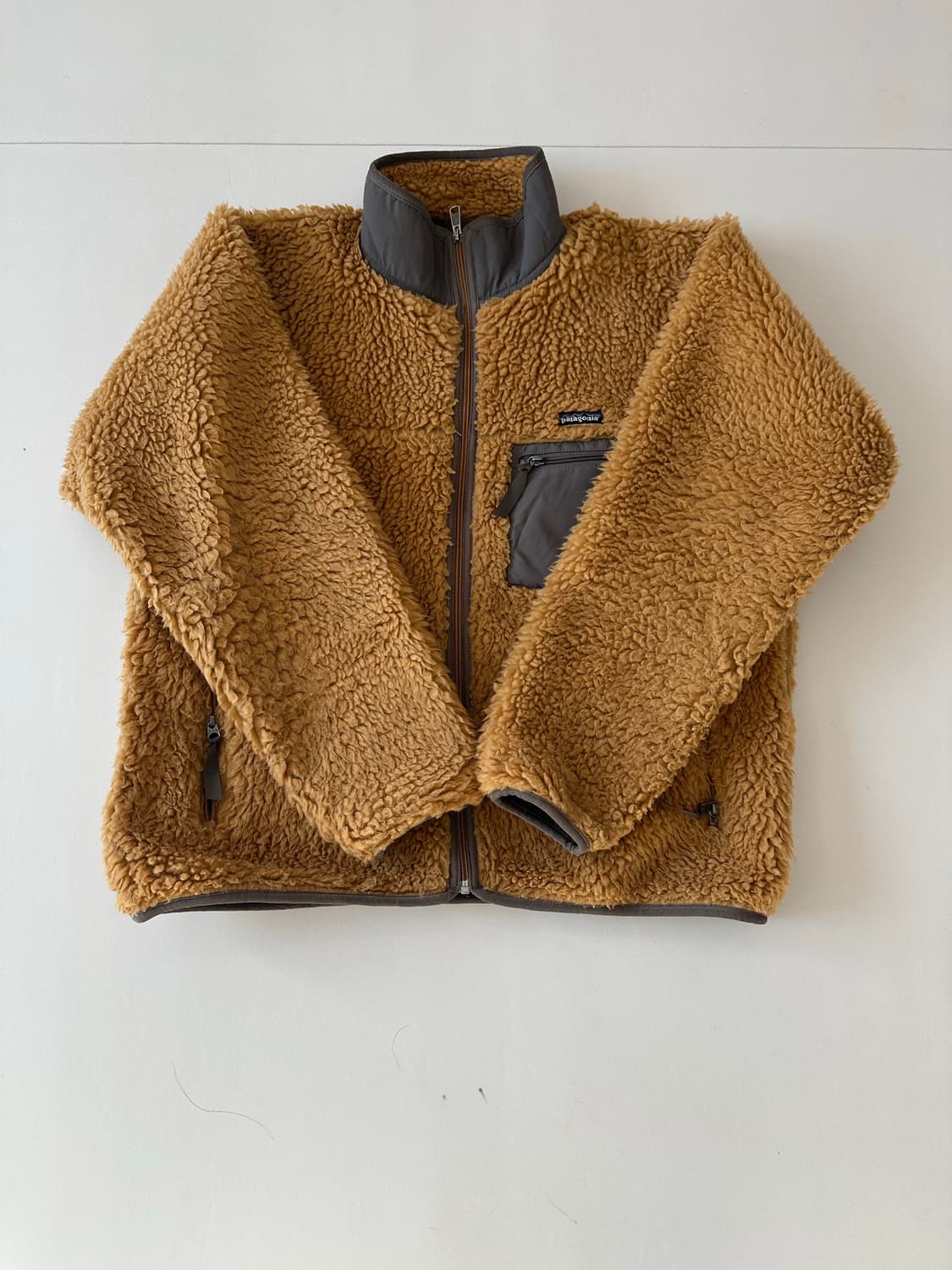 [L] 파타고니아 딥파일 골드 상품이미지1