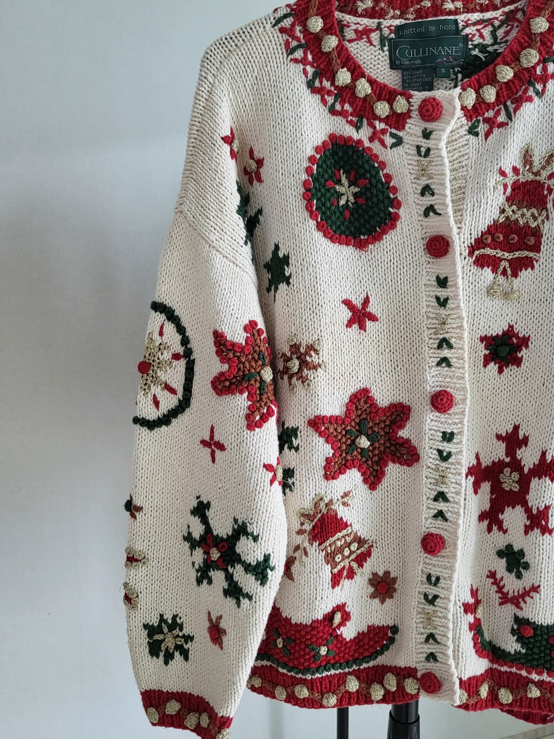 크리스마스 오너먼트가 가득한 베이지 니트🎄 상품이미지2