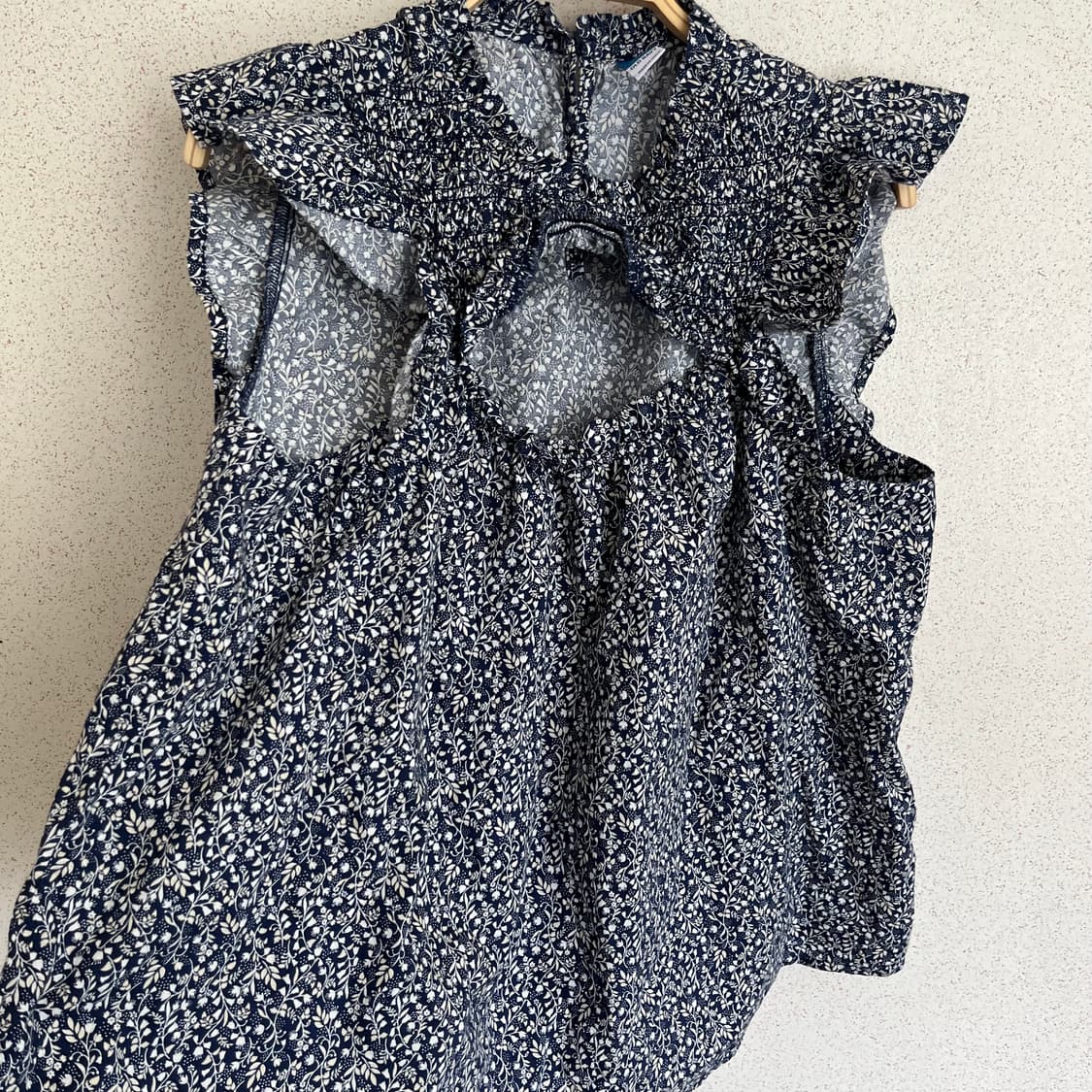 Oldnavy 플라워 패턴 슬리브리스 블라우스 상품이미지2