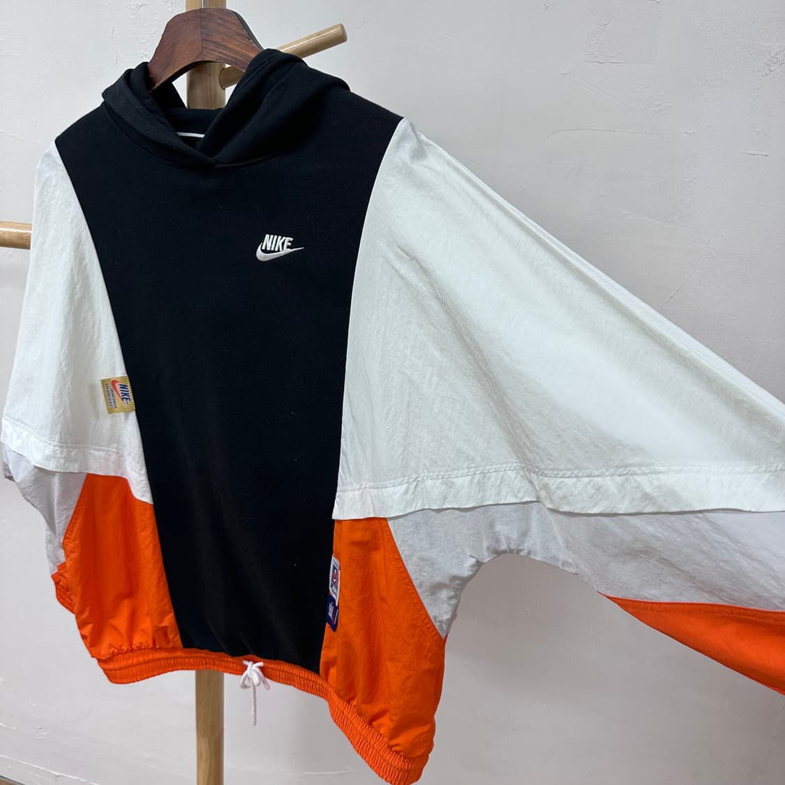 NIKE 나이키 우먼스 우븐 바람막이 후드 M 오버핏 J21 상품이미지4