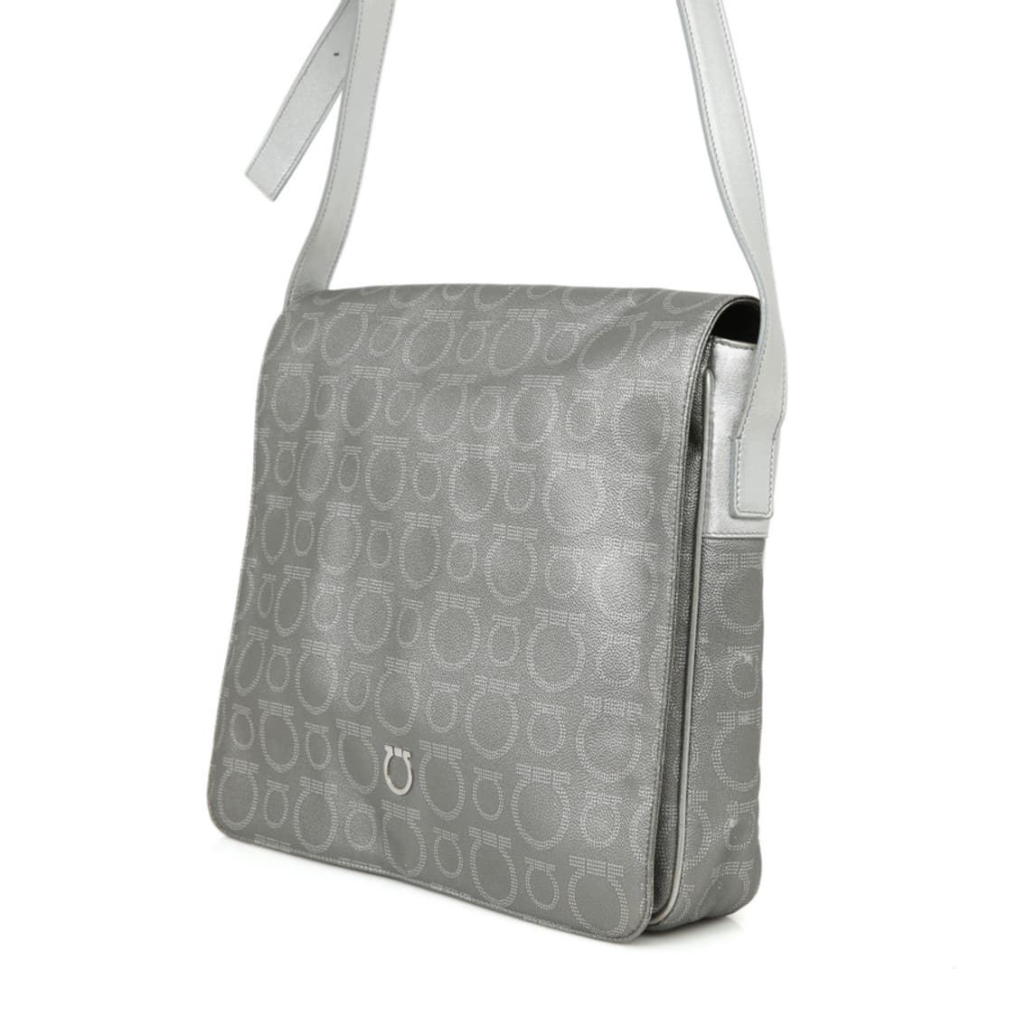 페라가모 간치니 숄더 플랩 크로스백 21-7915 메탈릭 실버 상품이미지2