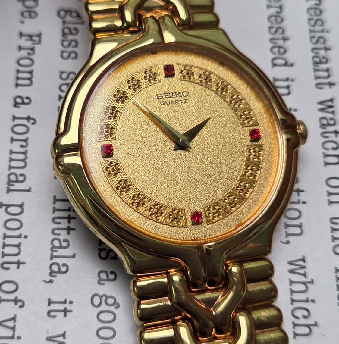 레어] 빈티지 세이코 금바리판 4P레드포인트 쿼츠 브레이슬릿 ver.
 상품이미지1