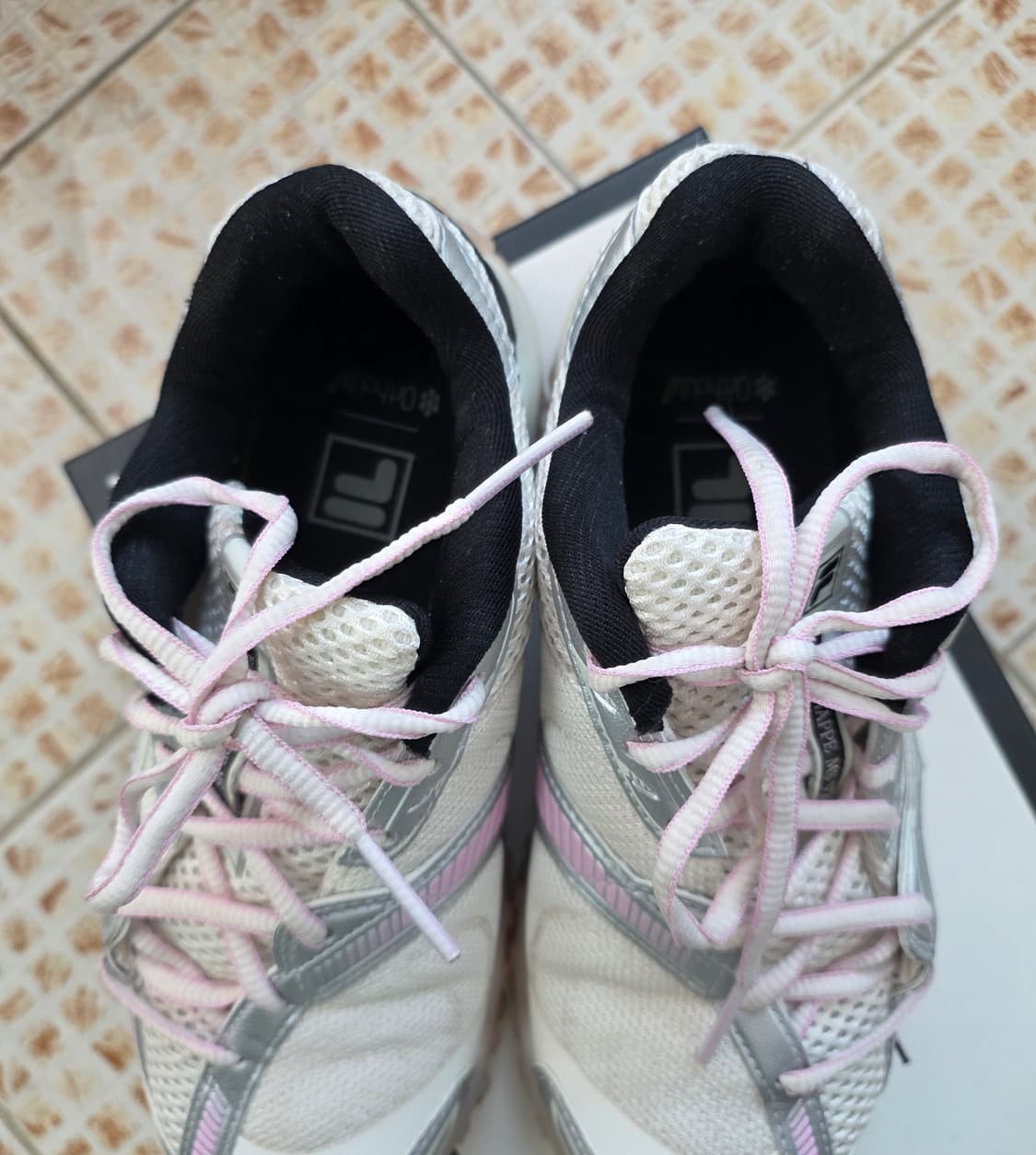 필라 운동화 상품이미지3