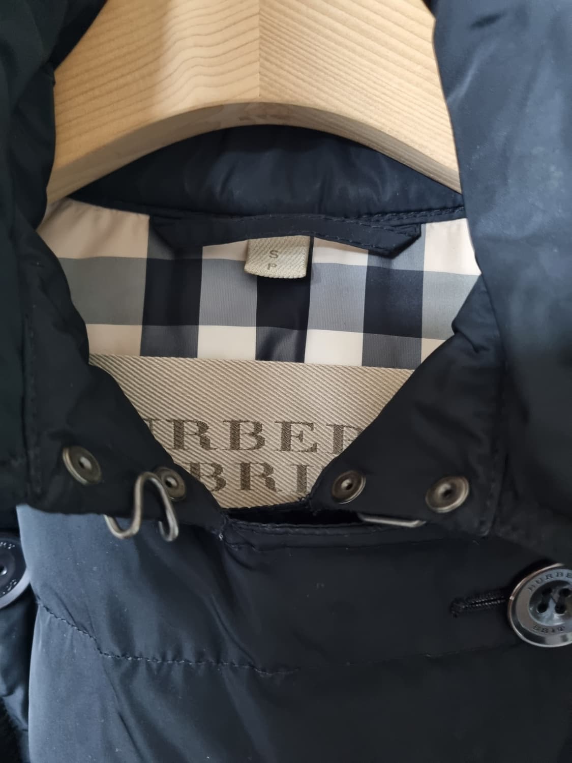 정품)  버버리 브릿  폭스퍼  구스다운 자켓  상품이미지3