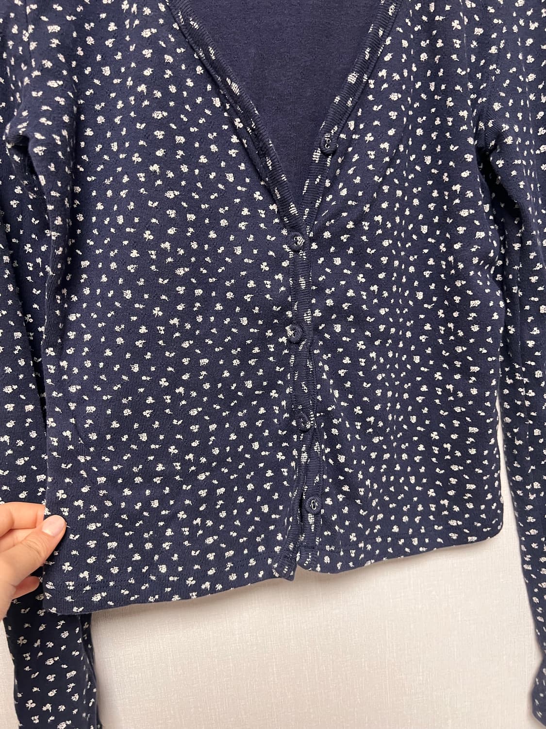 Glowny flower cardi navy👢 상품이미지3