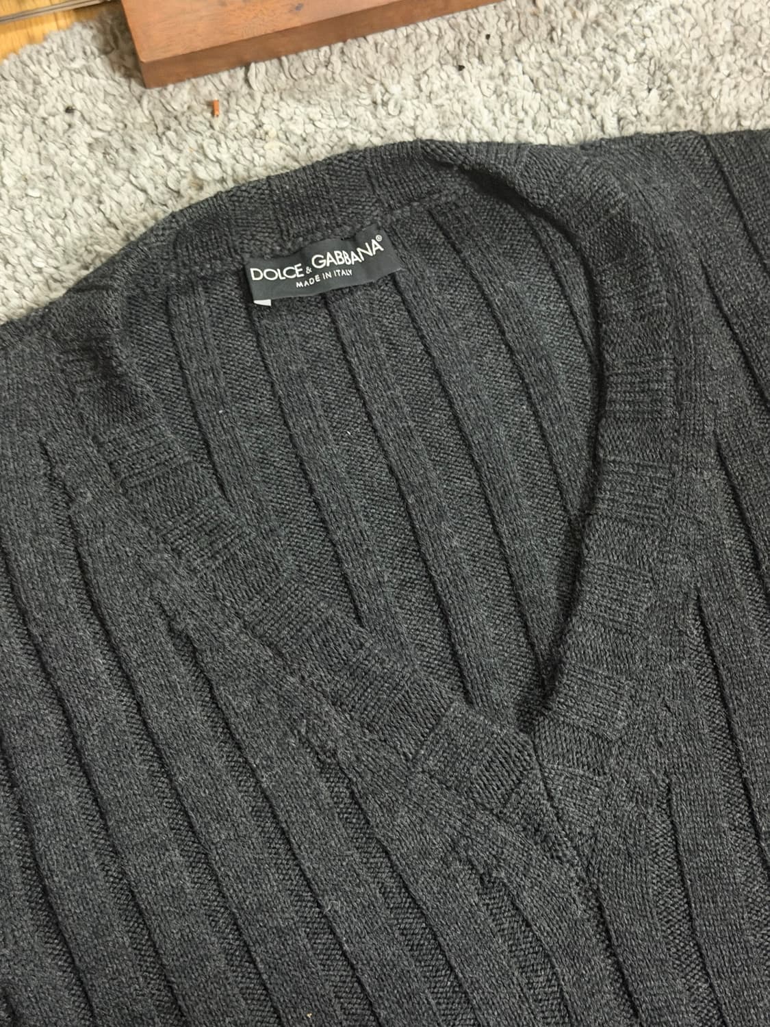 돌체앤가바나 버진울 브이넥 니트 상품이미지2