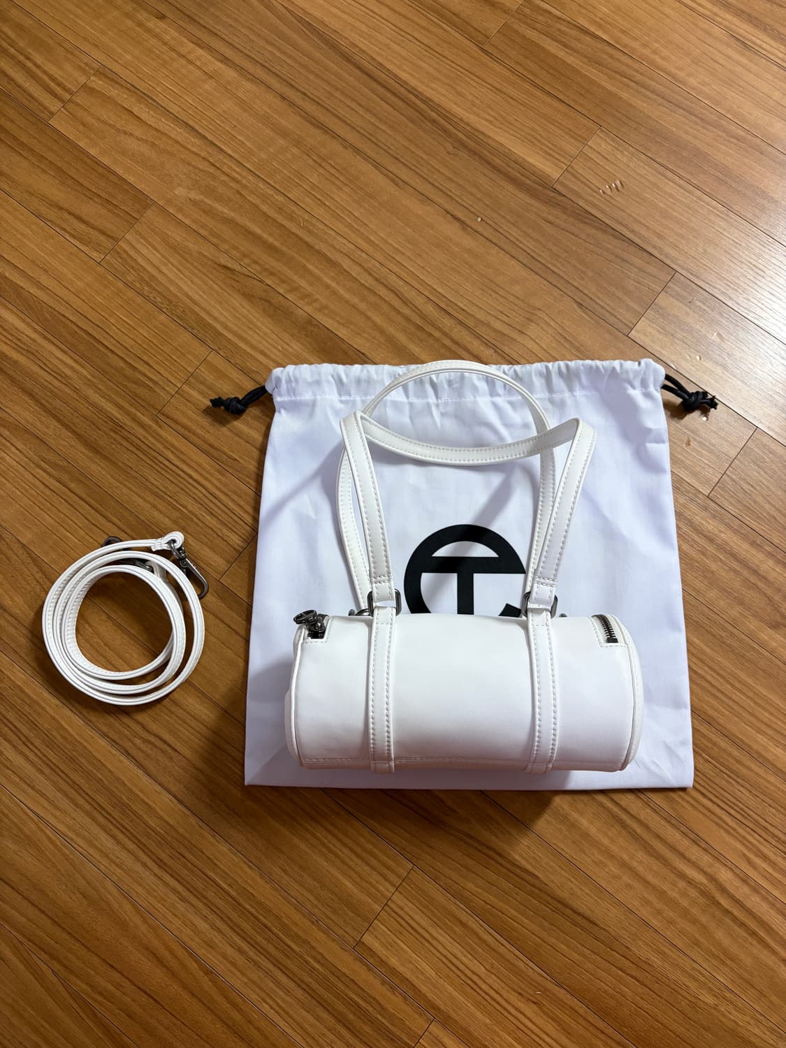 TELFAR 텔파 더플백 스몰 화이트 상품이미지1