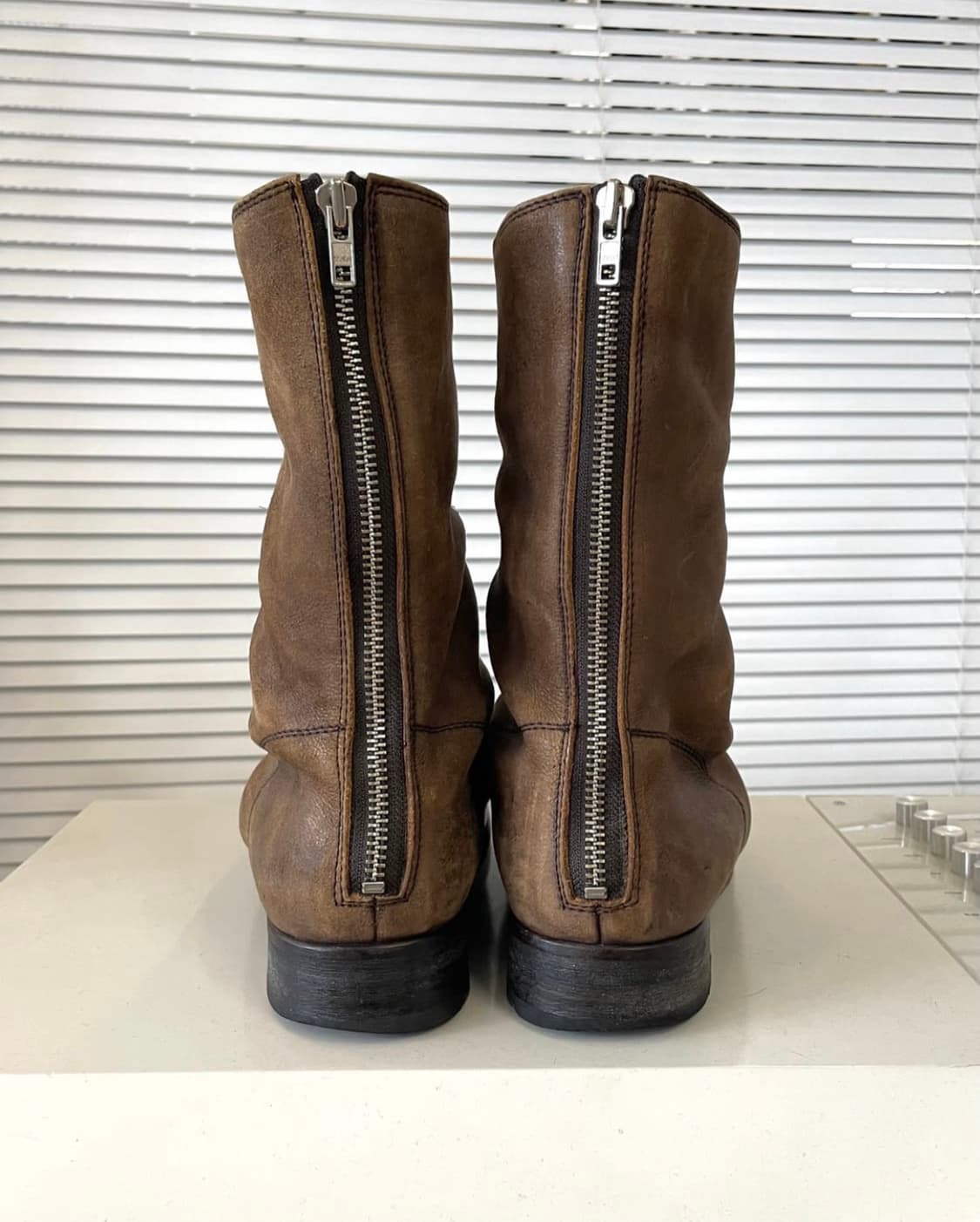 드레이프 레더 부츠 상품이미지4