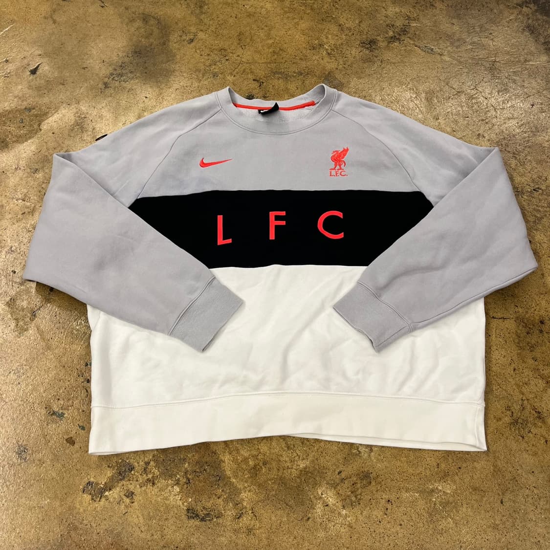 나이키 리버풀 맨투맨 상품이미지2
