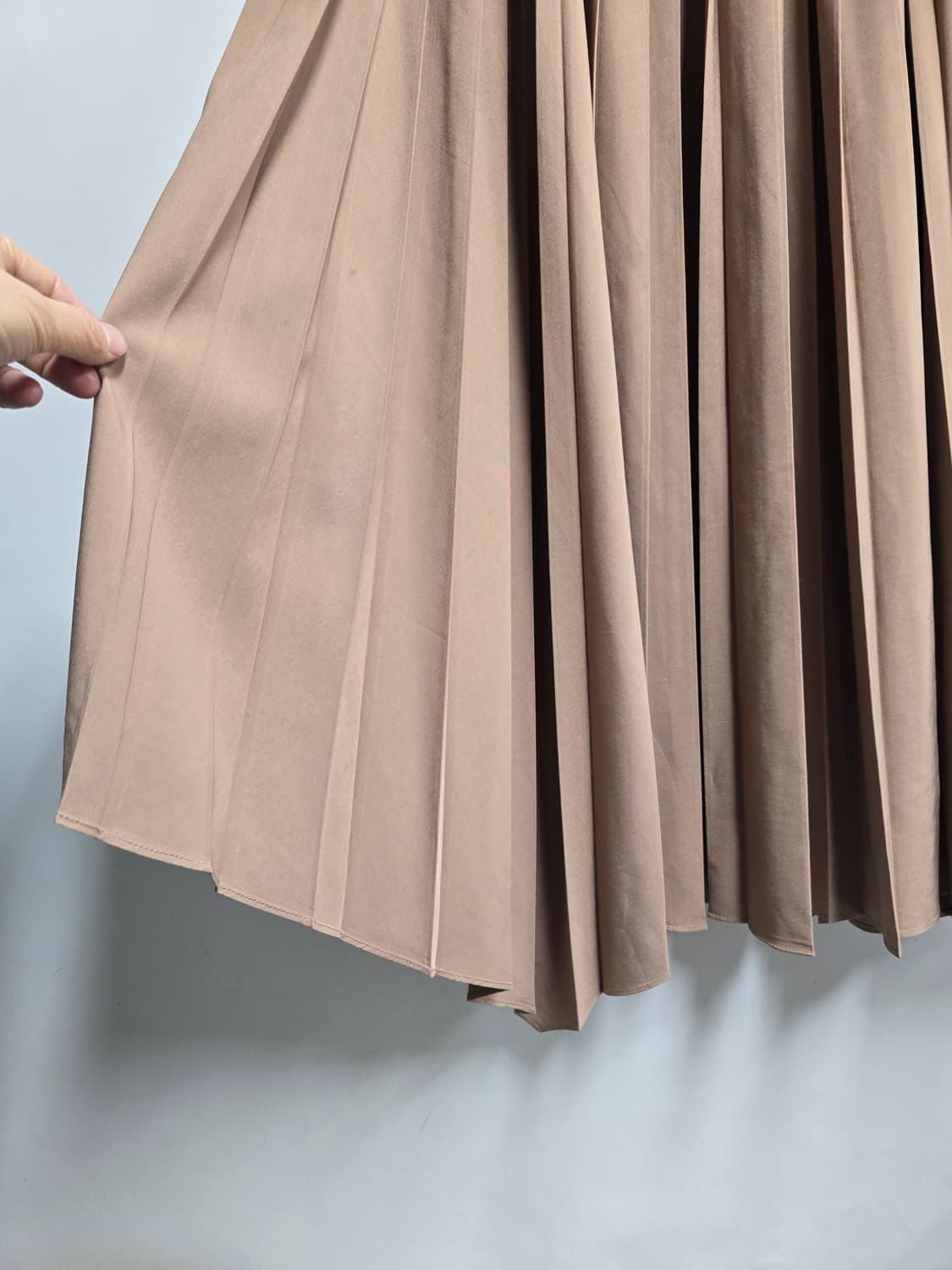 온앤몬 플리츠 언발 롱 스커트 1 상품이미지2