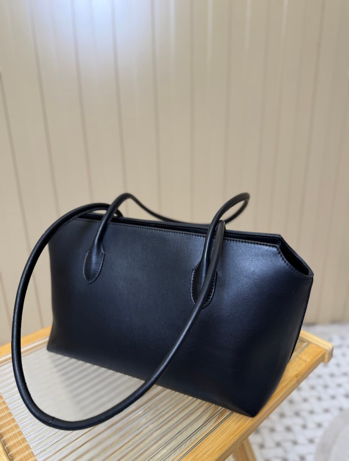 더로우 테라스백 블랙 상품이미지5