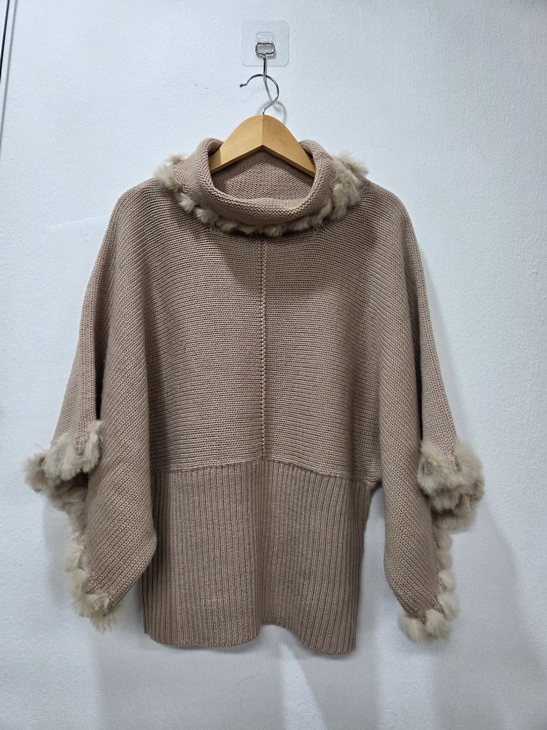 유럽빈티지 수입 니트 천연퍼 상품이미지1