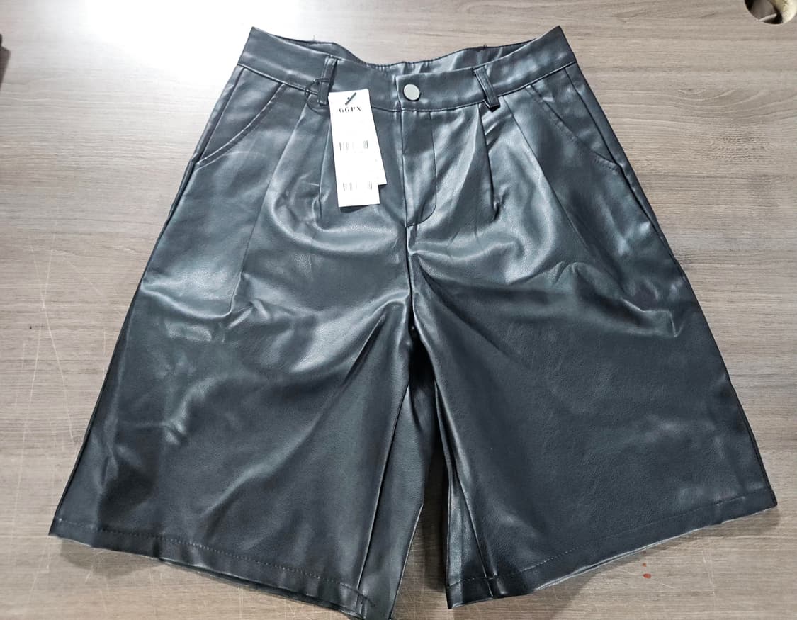 GGPX  블랙 레더 반바지 상품이미지1