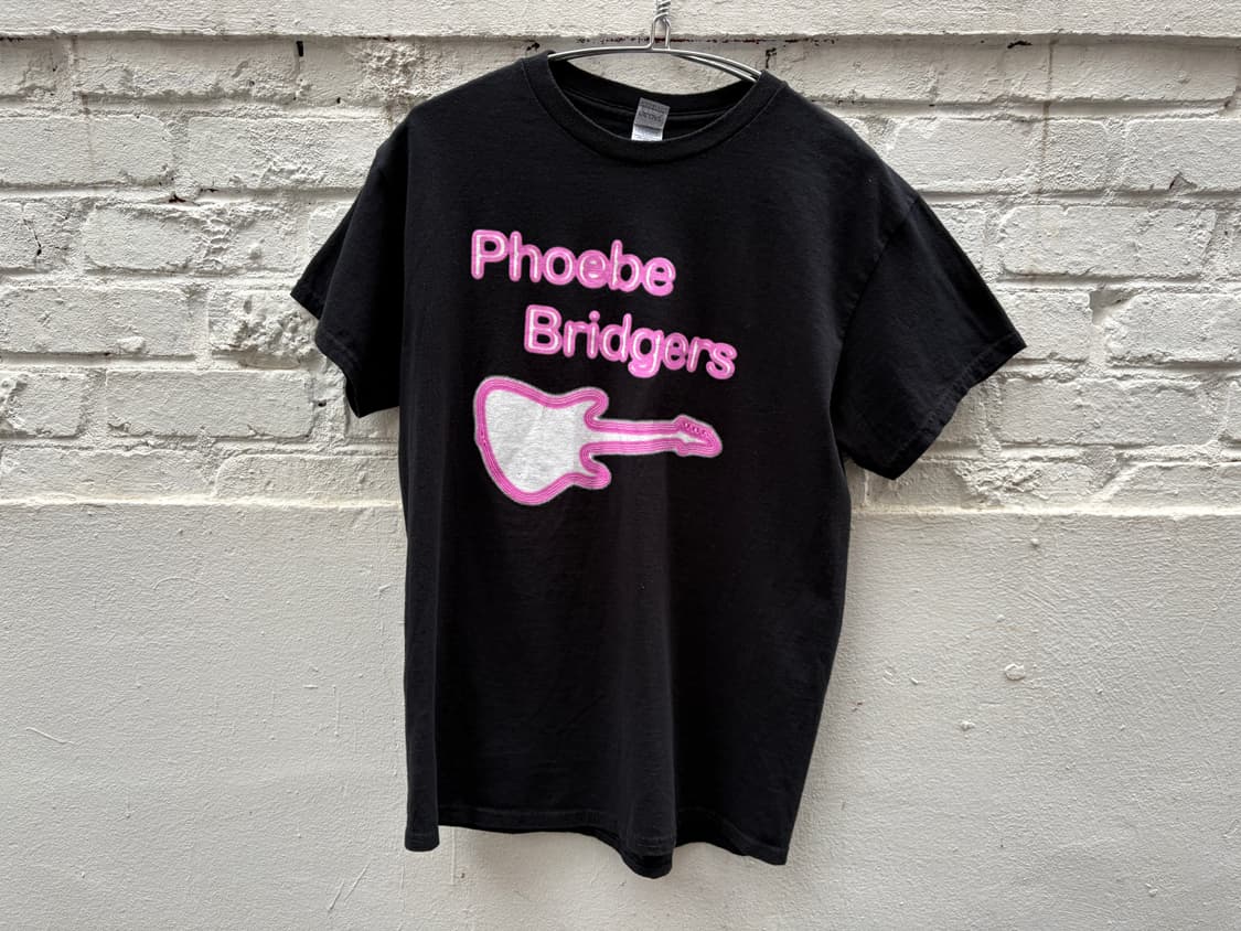 Phoebe Bridgers Guitar Graphic  T-Shirt 상품이미지1