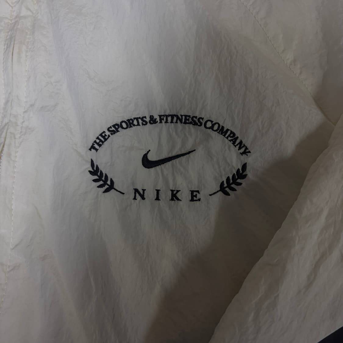 나이키 빅 스우시 화이트 바람막이 상품이미지2