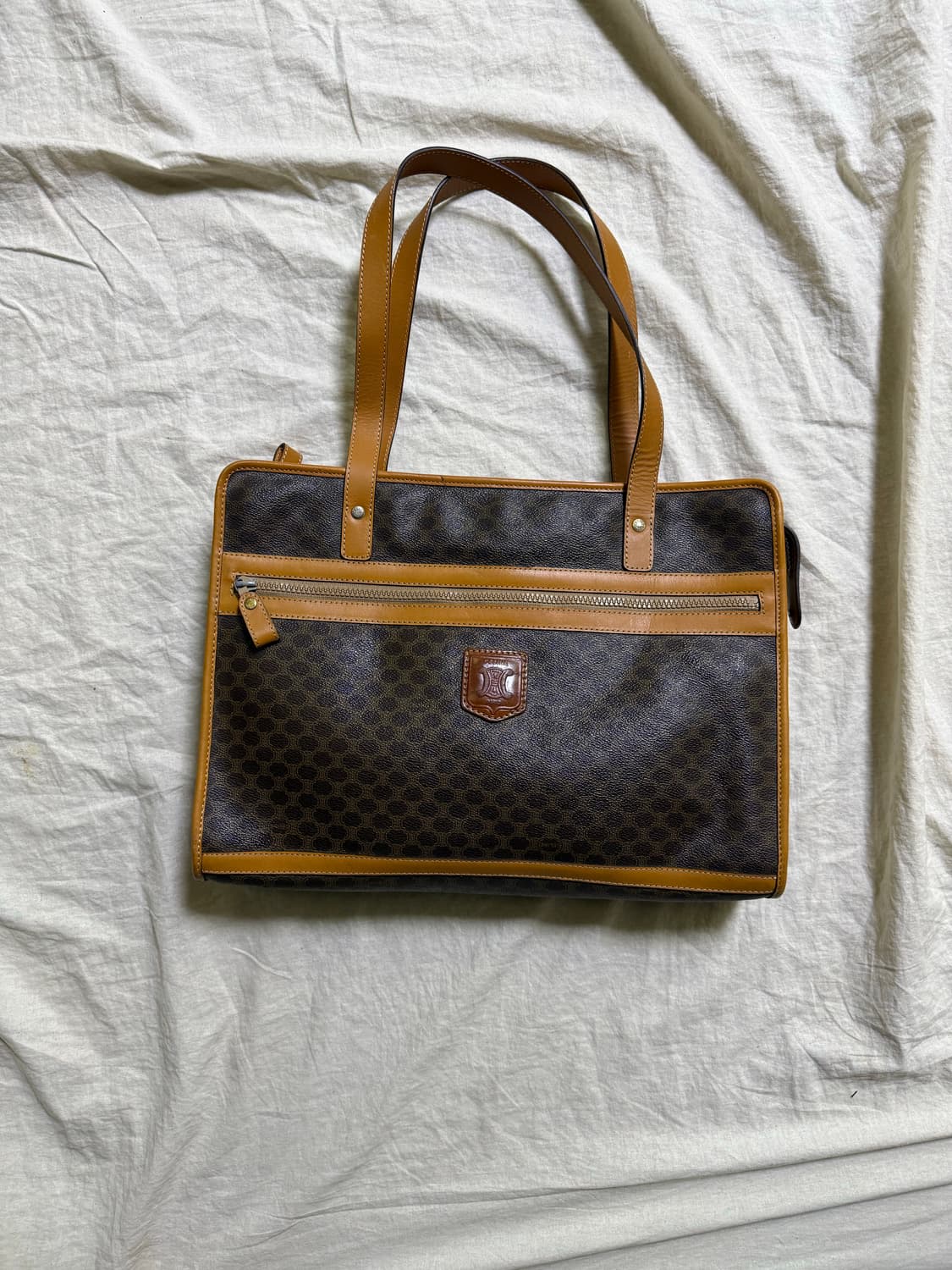 셀린느 마카담 숄더백 상품이미지1