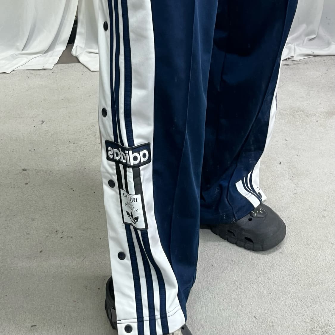 Adidas navy break pants 상품이미지3