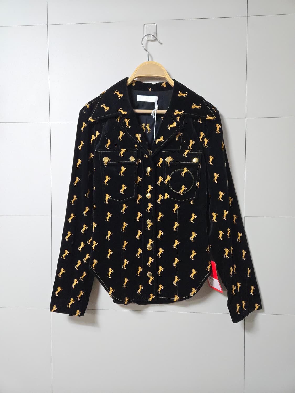 (새상품)끌로에 황금말 자수 벨벳 셔츠(프랑스36) (국내 44반 55) 상품이미지1