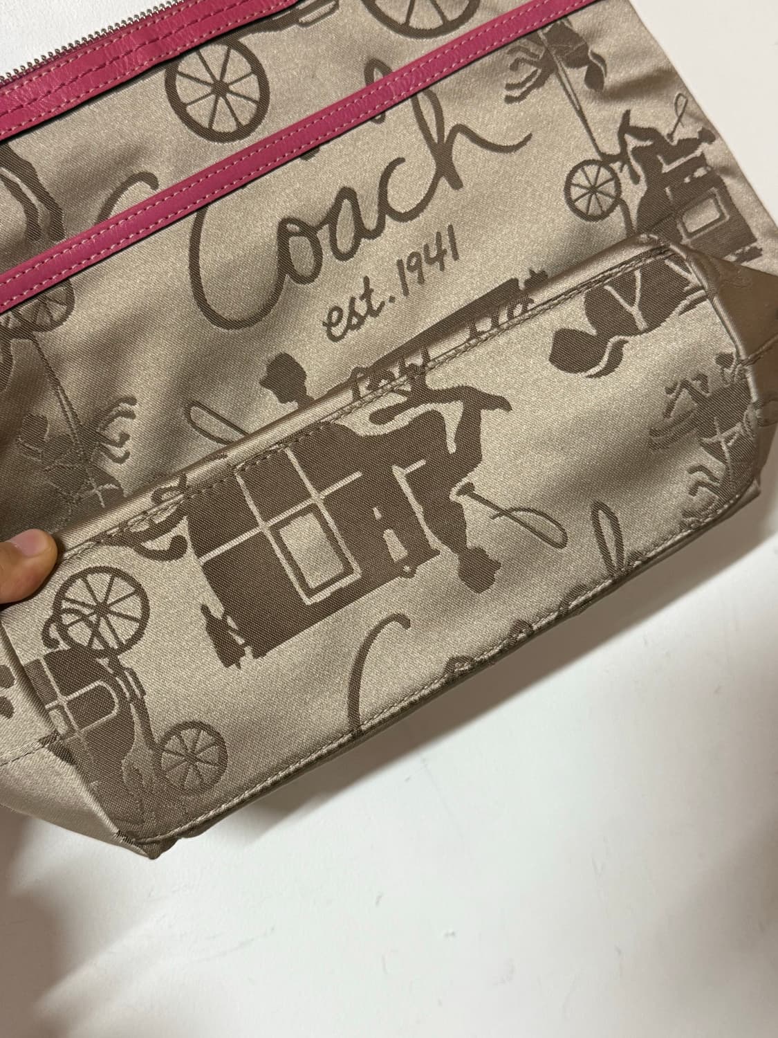Coach 코치 호스앤캐리지 패턴 핑크 트리밍 숄더백 상품이미지7
