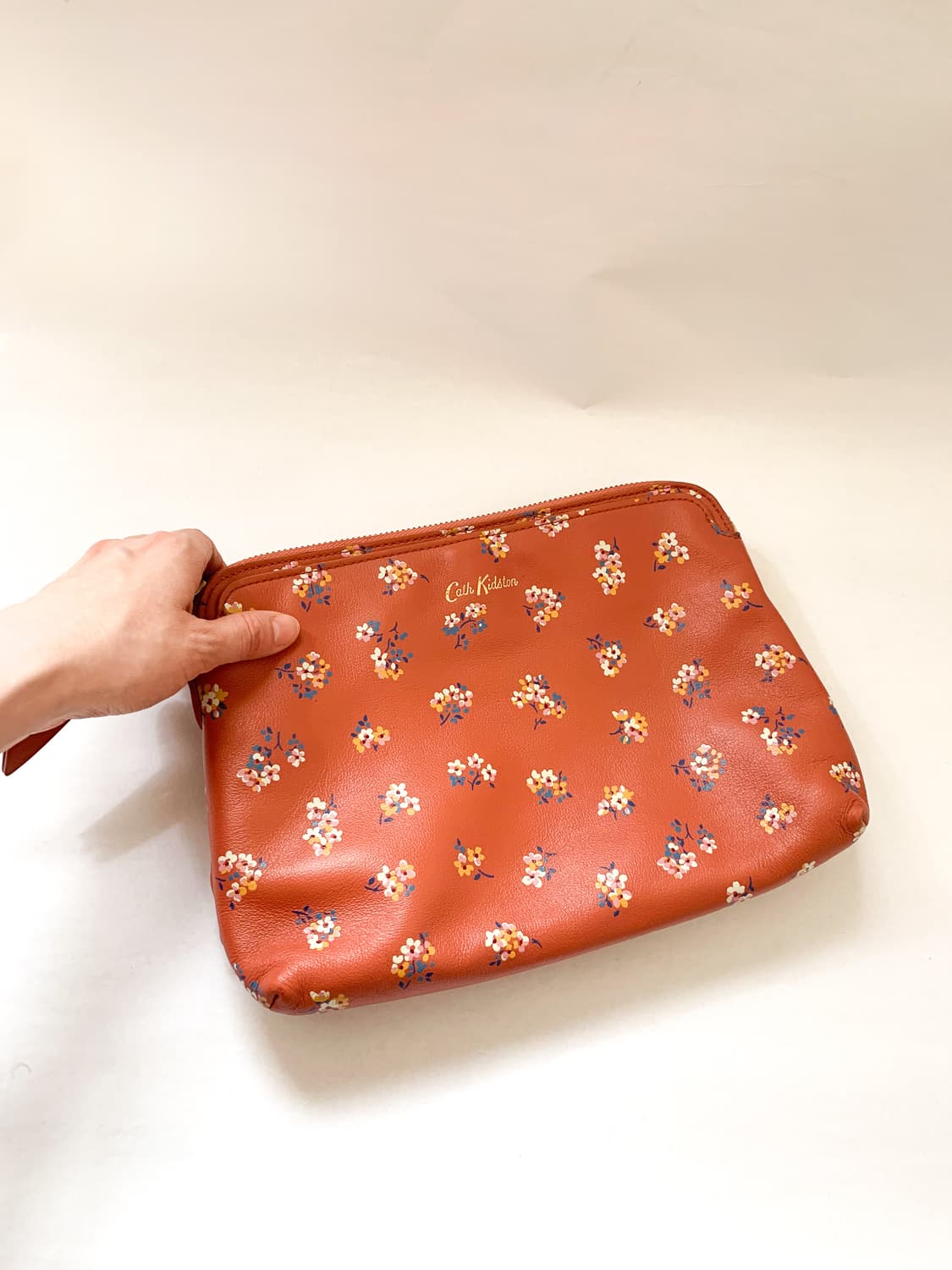 캐스키드슨 플라워 가죽 클러치백 상품이미지7