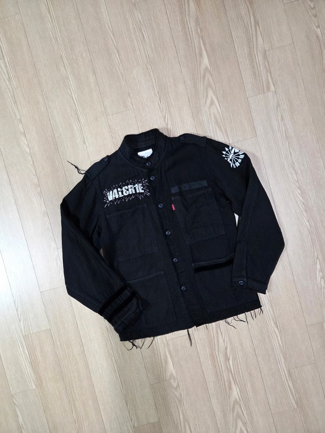 VALERIE JAPAN 블랙 커팅 디테일 필드 재킷 상품이미지3