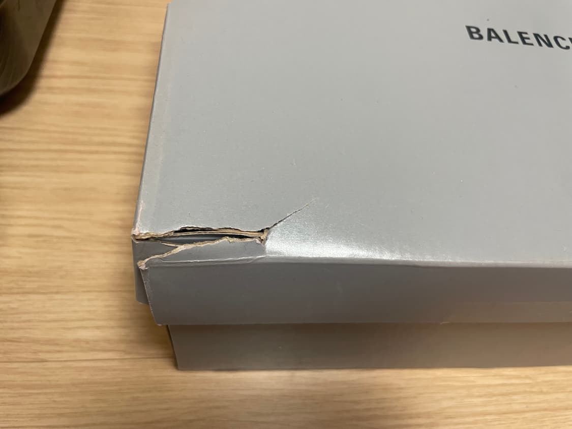 (42) 발렌시아가 3xl 그레이 레드 상품이미지8